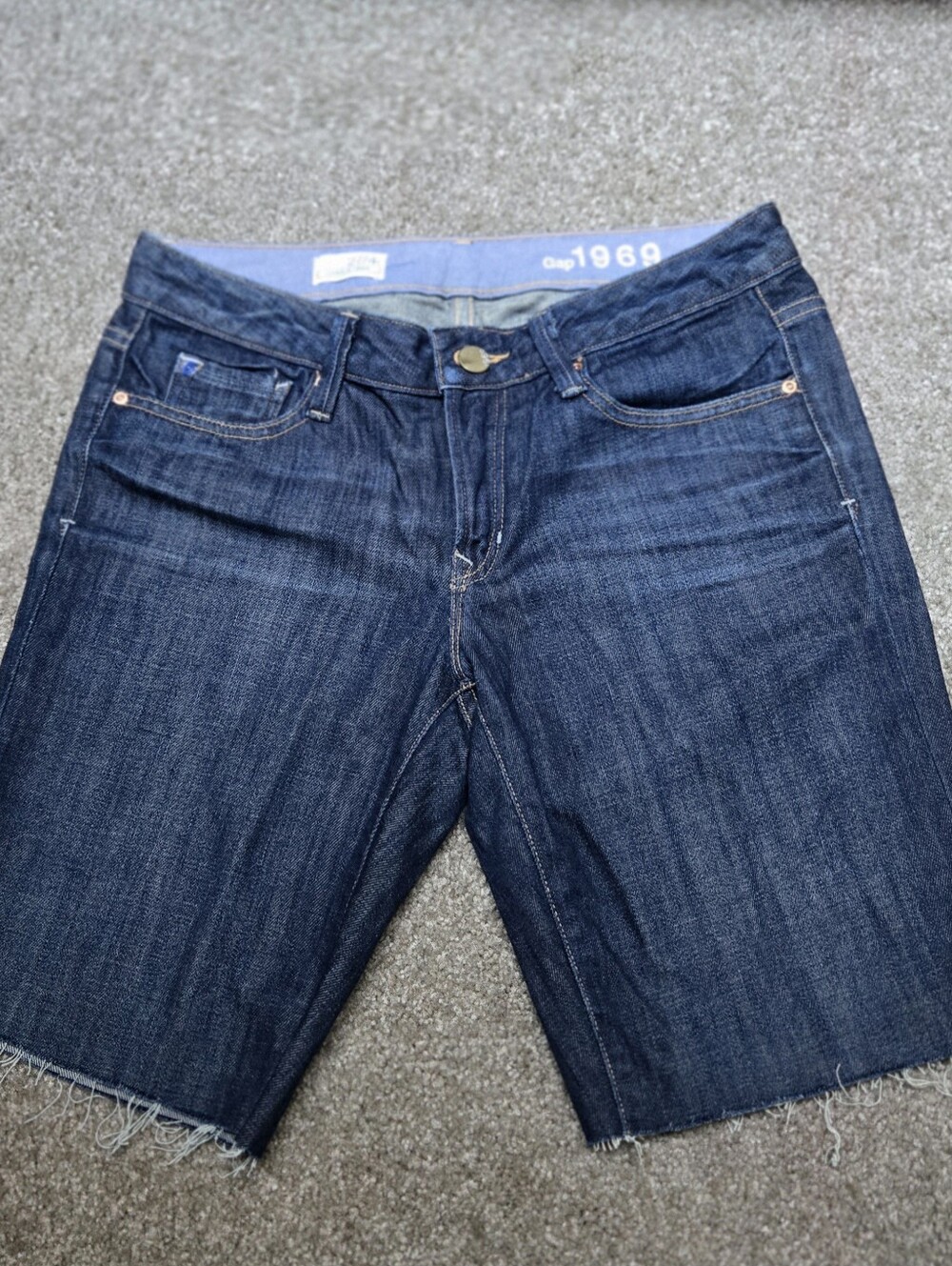 GAP 1969 Long & Lean Dark Wash Cut Off Denim Bermuda Shorts 4/27